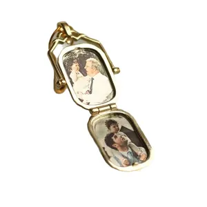 Collier médaillon photo vintage personnalisé avec design de vague plaqué or pour cadeau
