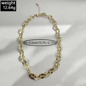 Detailansicht der klobigen goldenen Kette mit Angabe von Gewicht und Abmessungen