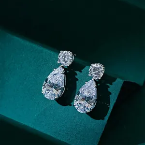 Elegante S925 Sterling Silber Tropfenohrringe mit großem Zirkonia in Birnenform.