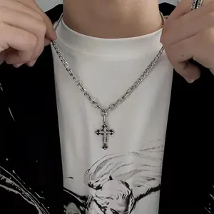 Collana con Pendente a Croce in Acciaio Inossidabile Hip Hop per Uomo Donna Gothic Strass Intarsiato Streetwear Gioielli