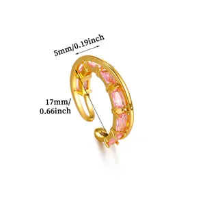 Makroansicht des 18K vergoldeten Rings mit rosa Zirkonia und präzisen Abmessungen