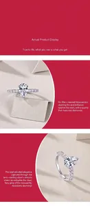 Vue détaillée d'une bague en moissanite et argent sterling 925 étincelant pour femme.