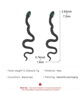 Schwarze Schlangen-Ohrringe aus Legierung mit grünen Augen und Maßangaben