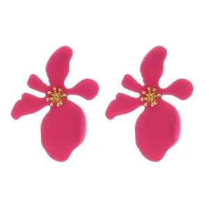Exaggerated 3D geometric pleated pink lacquer flower earrings with gold stamen details