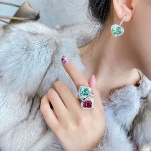 Luxuriöses Set aus Ring und Ohrringen mit doppelten Herz-Turmalinen und Diamanten