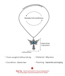 Diagrama de medidas detallado para collar con colgante de cruz gótica con alas y material