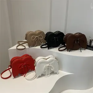 Halloween Bat Wing Heart Shaped Crossbody Bag For Women Gothic Lace Up PU Leather Shoulder Bag Novelty Party Gift