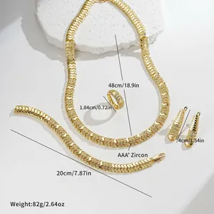 Afmetingen van de goudkleurige visgraat sieradenset inclusief ketting, armband en oorbellen.