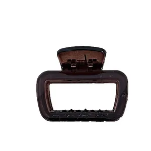 Pinza para el pelo rectangular marrón ámbar brillante transparente para peinados elegantes.