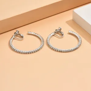 Zilverkleurige strass clip-on oorringen met schroefsluiting voor oren zonder gaatjes