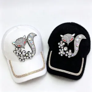 Casquettes de baseball d'hiver en peluche avec renard en strass étincelants.