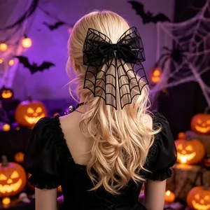 Grande barrette à cheveux noire avec nœud en toile d'araignée pour look d'Halloween
