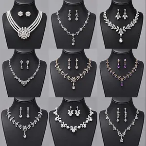 Braut Legierung Strass Künstliche Perle Schmuckset Blume Wassertropfen Halskette Ohrringe Set Für Hochzeit Bankett Damen Schmuck
