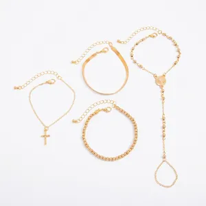 Detaillierte Maßtabelle für goldenes Kreuz- und Perlenarmband-Set