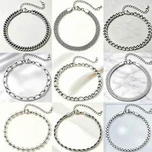 Set de 9 bracelets homme en acier inoxydable argenté, styles de chaînes vintage.