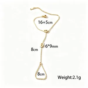 Elegante bracciale a catena da mano in acciaio inossidabile placcato oro con maglie ovali