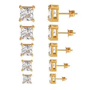 Détail de cinq tailles différentes de boucles d'oreilles carrées en oxyde de zirconium