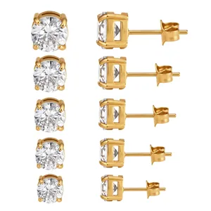 Affichage détaillé de boucles d'oreilles en zircone plaqué or en cinq tailles différentes