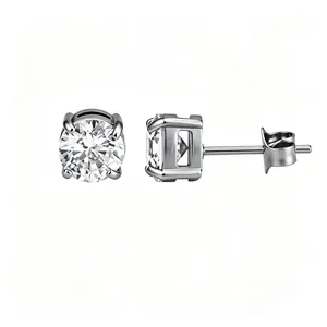 Vue détaillée des boucles d'oreilles en argent serties de zircons ronds brillants