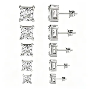 Comparaison détaillée des tailles de boucles d'oreilles carrées en zircone.