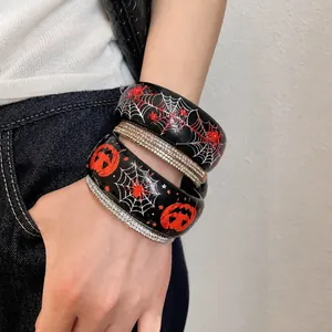Set di Bracciali Rigidi in Resina per Halloween Motivo Zucca Ragnatela Bracciale Nero in Lega di Strass per Donna Gioielli per Feste