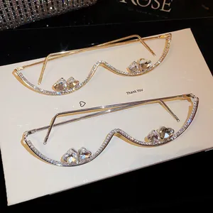 Montura de gafas decorativa de cristal con forma de corazón y pedrería brillante
