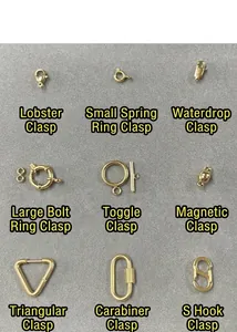 Vue détaillée de divers fermoirs de bijoux en or, dont les styles mousqueton et magnétique