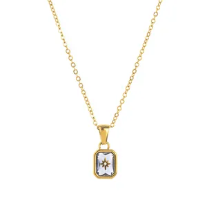 Collana stella polare in acciaio titanio dorato con cristallo portafortuna