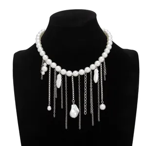 Elegante Perlen-Choker-Halskette mit silberfarbenen Kettenquasten und Barockperlen