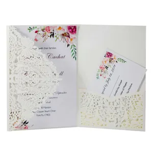 Élégante carte d'invitation de mariage découpée au laser avec pochette en dentelle