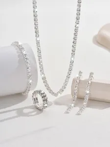Parure de bijoux de luxe en argent avec collier, boucles d'oreilles, bracelet et bague