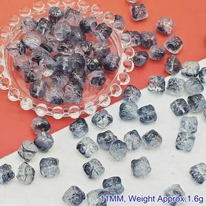 Detailansicht blauer Verlaufs-Löwentanz-Glasperlen für Schmuck, 11mm Größe, 1,6g Gewicht