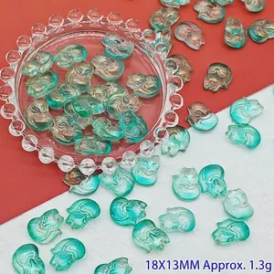 Detail der meergrünen Fuchs-Anhänger aus Glas für DIY-Schmuck, 18x13mm Bastelmaterialien