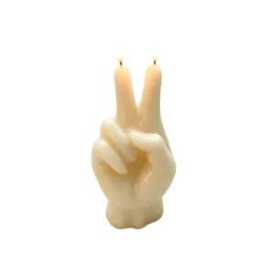 Candela profumata minimalista a forma di mano della vittoria in cera bianco crema