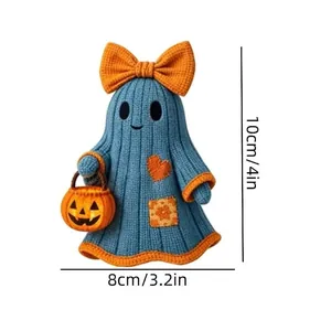 Vue détaillée d'un ornement de fantôme d'Halloween style crochet, hauteur 10 cm