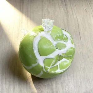 Handgefertigtes grünes Trauben-Crunchy-Squishy-Ball-Spielzeug zum Stressabbau und Entspannung