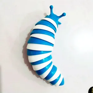 Detailansicht des blau-weißen beweglichen Schnecken-Fidget-Spielzeugs zum Stressabbau