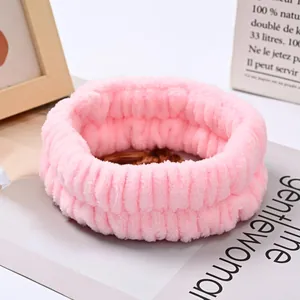 Braccialetto professionale in peluche di flanella rosa morbida per il lavaggio viso