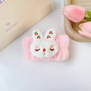 Simpatico cinturino in peluche a forma di coniglio rosa per il lavaggio del viso