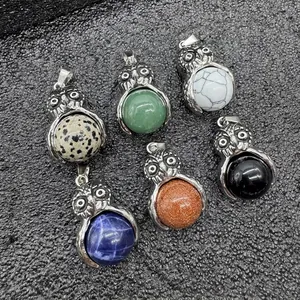Set di sei collane con ciondolo a forma di civetta vintage con varie pietre naturali