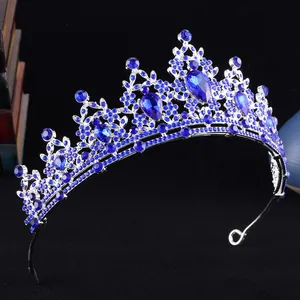 Elegante tiara da sposa in lega d'argento con brillanti cristalli blu e strass