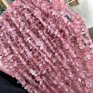 Détail de perles en quartz fraise rouge naturel de forme irrégulière pour la création de bijoux