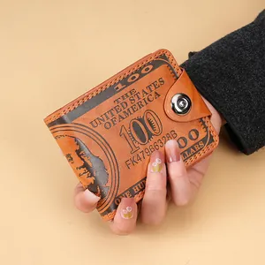 Vista detallada de billetera retro de cuero PU con estampado de dólar y broche.
