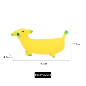 Detailansicht eines bananenförmigen Hundes-Quetschspielzeugs mit 14,5 cm Längenangabe.