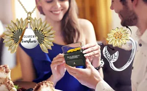 Sonnenblumen Halskette und Ring Set mit Gravur und Geschenkbox für Damen