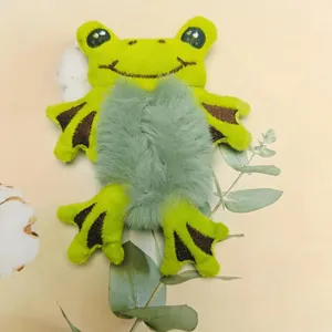 Lindo coletero de rana de peluche verde con centro suave y esponjoso para niñas