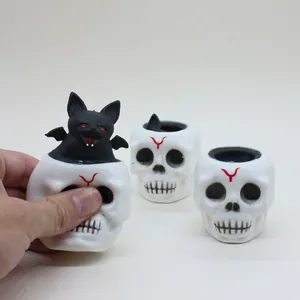 Juguete antiestrés Halloween de calavera y murciélago para bromas y alivio del estrés