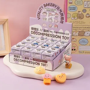 Juguetes antiestrés con tema de panadería en una caja sorpresa Vitality Bakery