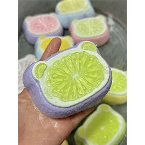 Schattig beervormig squishy speeltje met gelei-sinaasappelontwerp voor stressverlichting