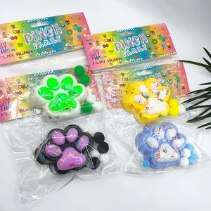 Détails de jouets squishy patte de chat souples de diverses couleurs pour le stress